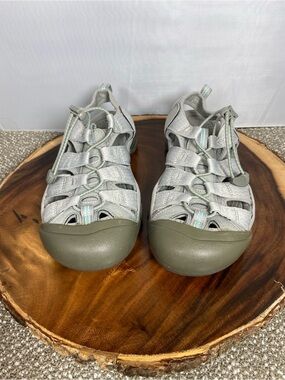 Keen Women's Closed-Toe Sport Sandals in Light Gray and Olive